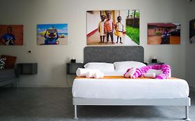 Click Art & Room